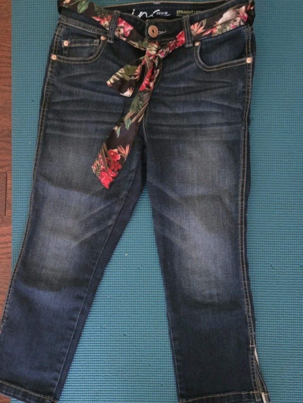 INC JEANS/ SZ OP/ DARK BLUE DENIM/ CAPRI/ STYLISH FLORAL SASH